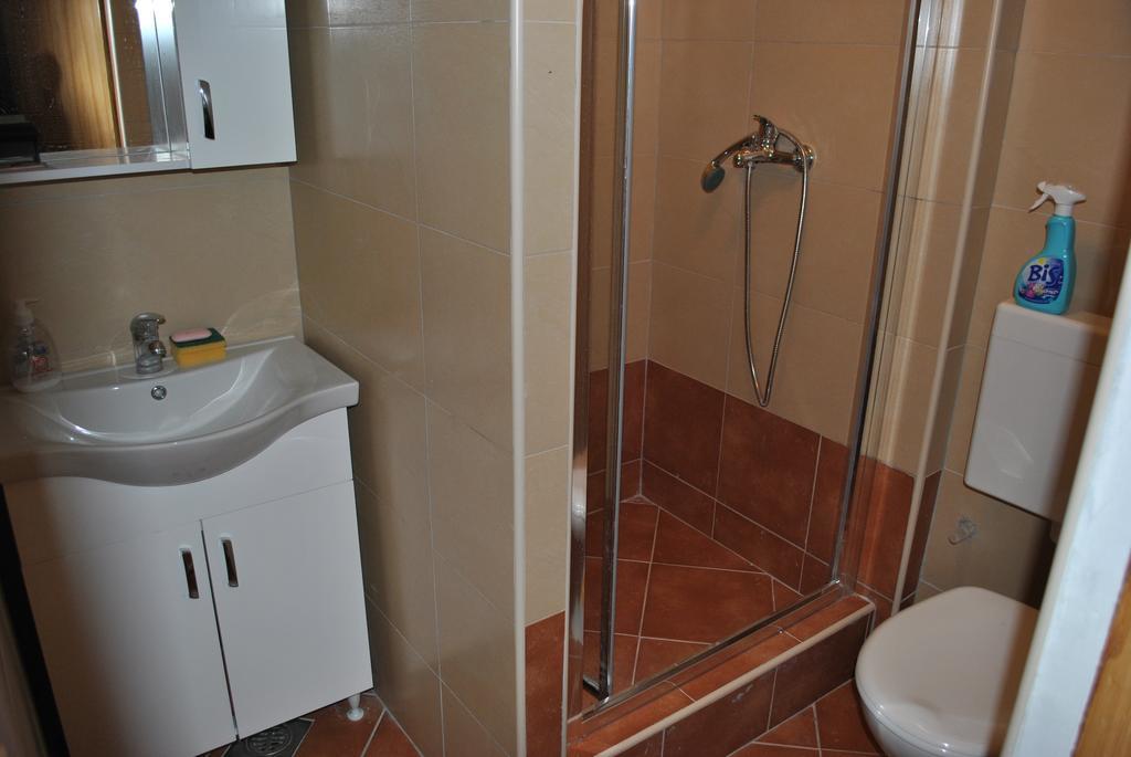 Optimist Split Apartment Bagian luar foto