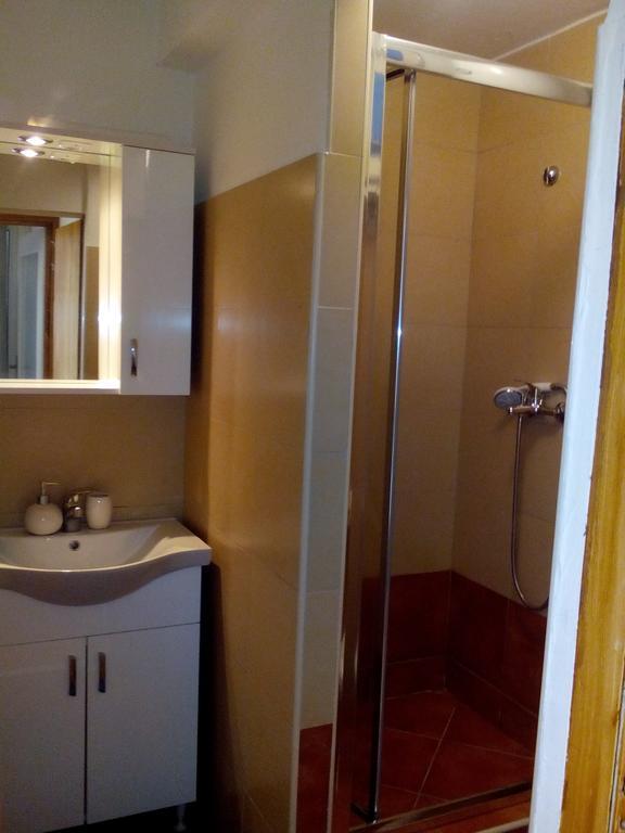 Optimist Split Apartment Bagian luar foto