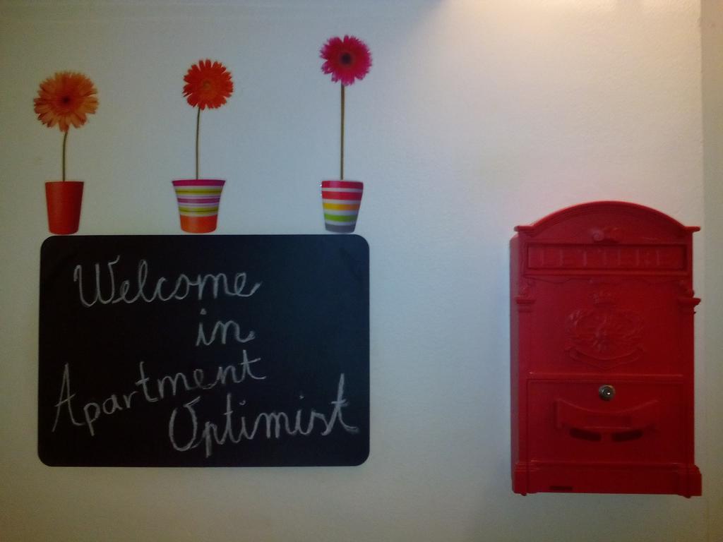 Optimist Split Apartment Bagian luar foto