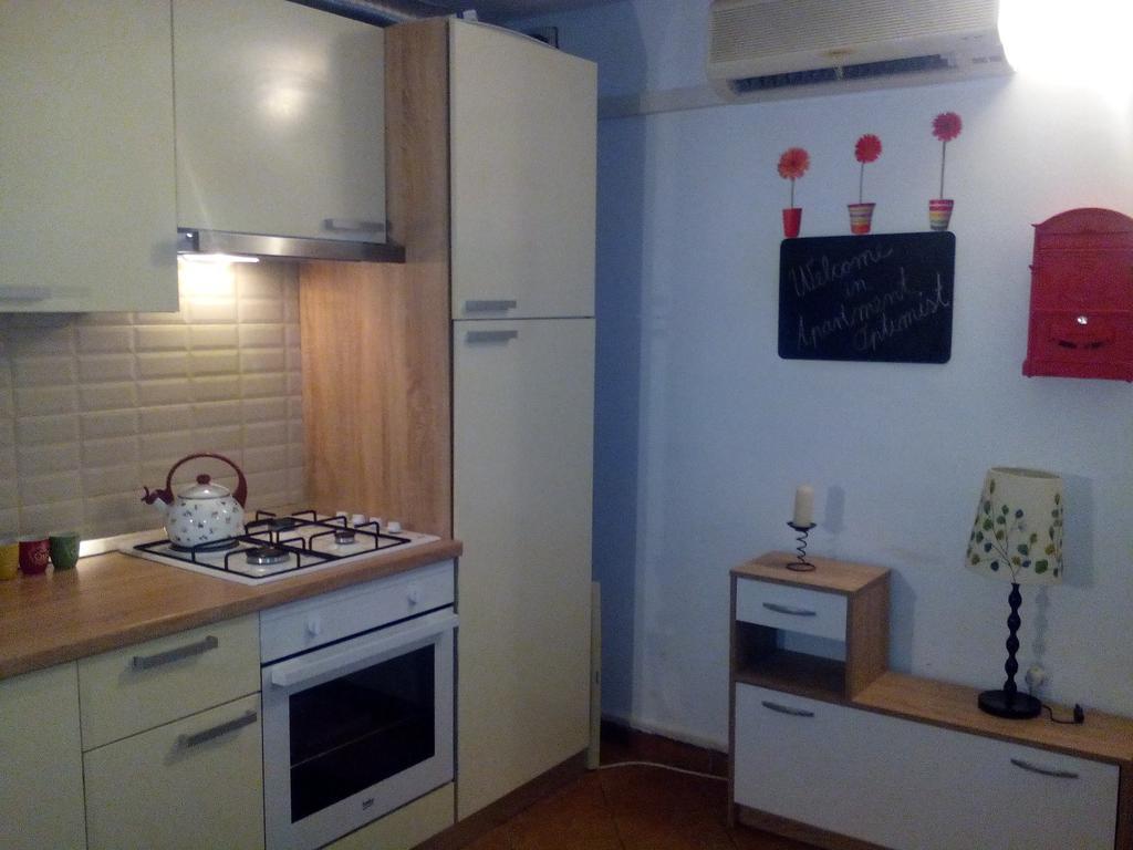 Optimist Split Apartment Bagian luar foto