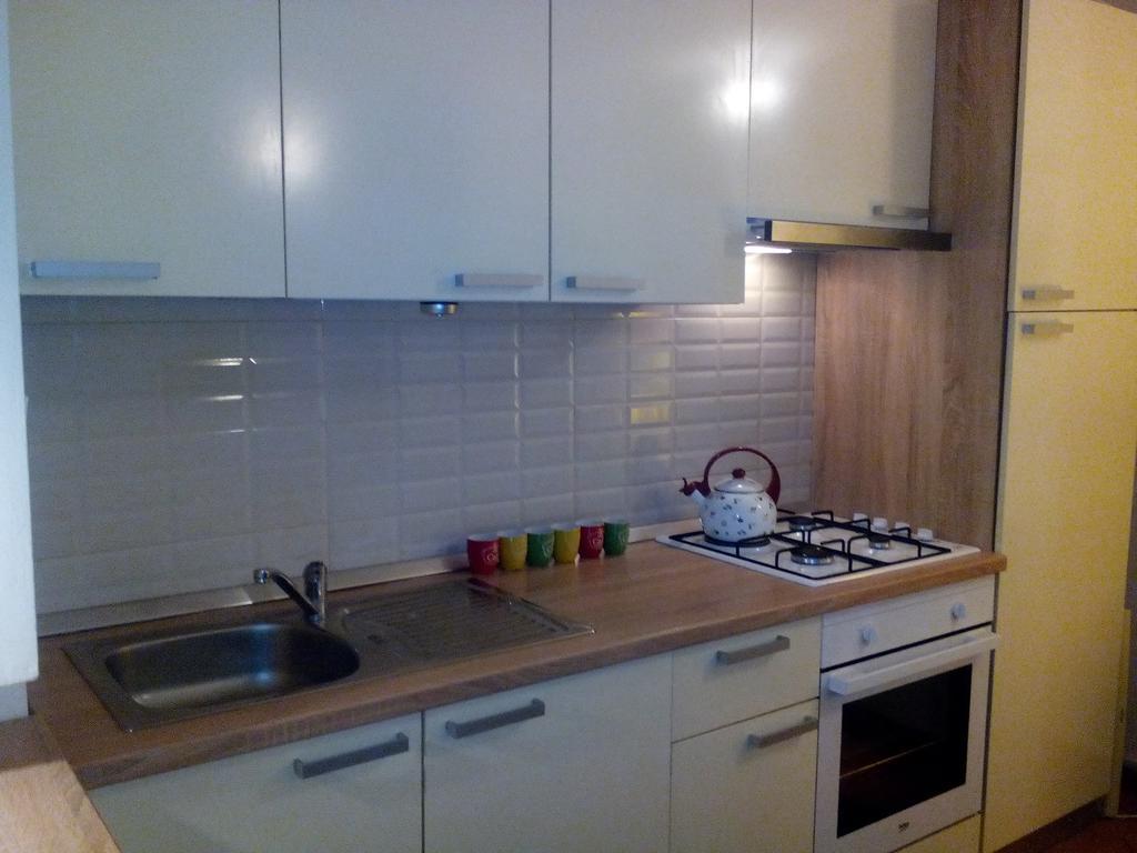 Optimist Split Apartment Bagian luar foto