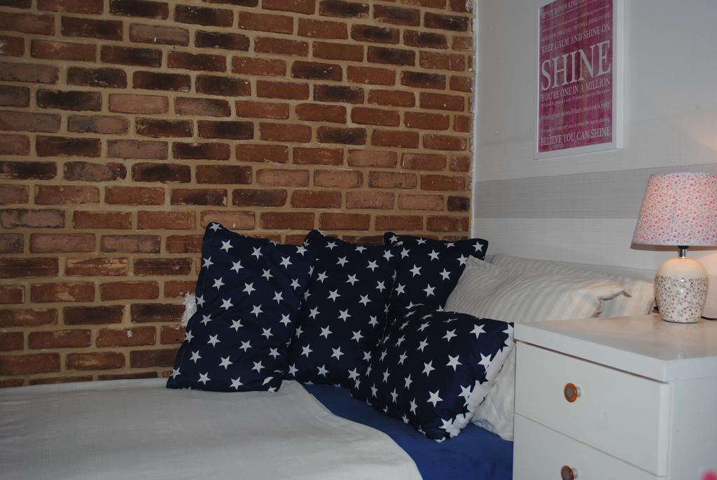 Optimist Split Apartment Bagian luar foto